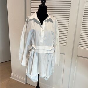 Chic White Long-Sleeve Tunic